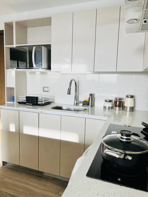 Apartamento 2 Habitaciones, Edificio Airali, Zona 10, Miradolo Ville de Guatemala Extérieur photo