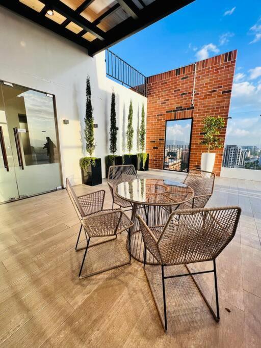 Apartamento 2 Habitaciones, Edificio Airali, Zona 10, Miradolo Ville de Guatemala Extérieur photo